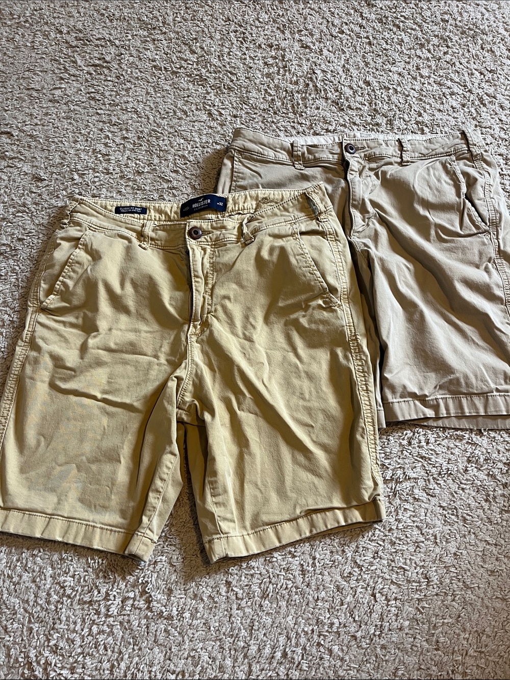 Hollister Men's Light Tan and Khaki Flat Front Shorts